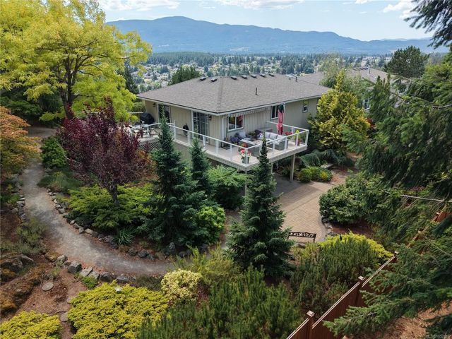 3255 Folkestone Dr, Nanaimo
