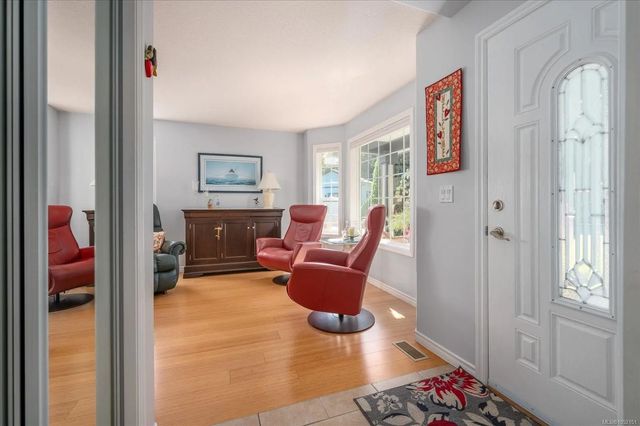 5 of 52 - 4025 Magnolia Dr, Nanaimo, BC