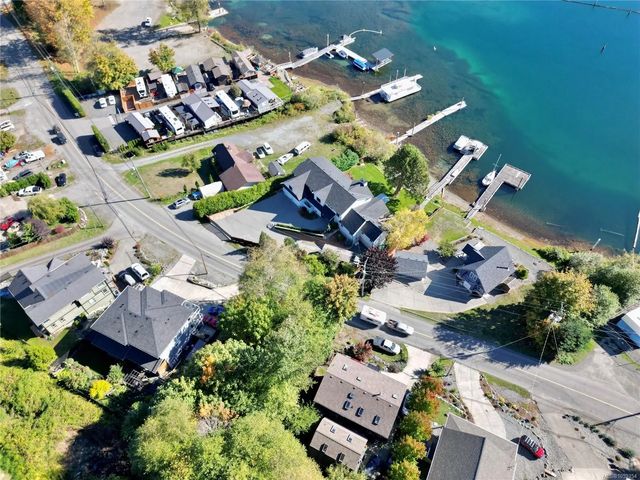4 of 12 - 249 North Shore Rd, Lake Cowichan, BC