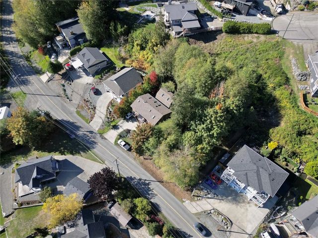 5 of 12 - 249 North Shore Rd, Lake Cowichan, BC