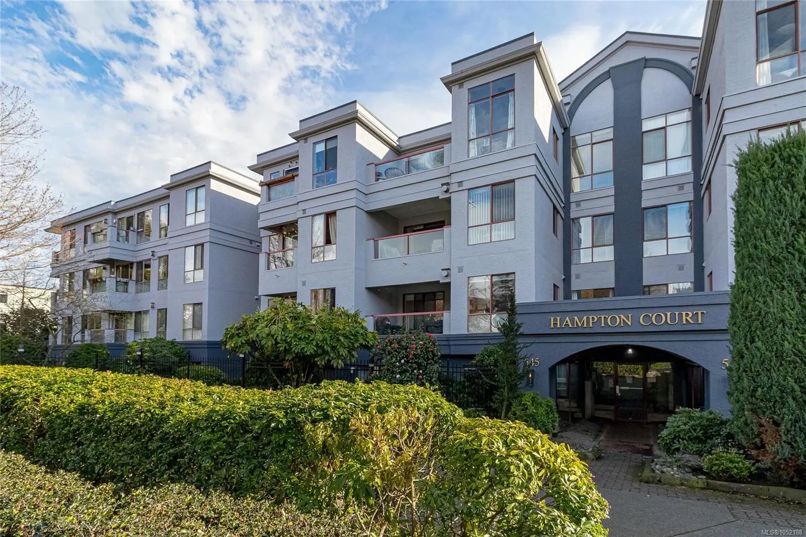 Residential Real Estate for Sale at 545 Manchester Rd 209 in the city of Victoria by MLS #1052188
