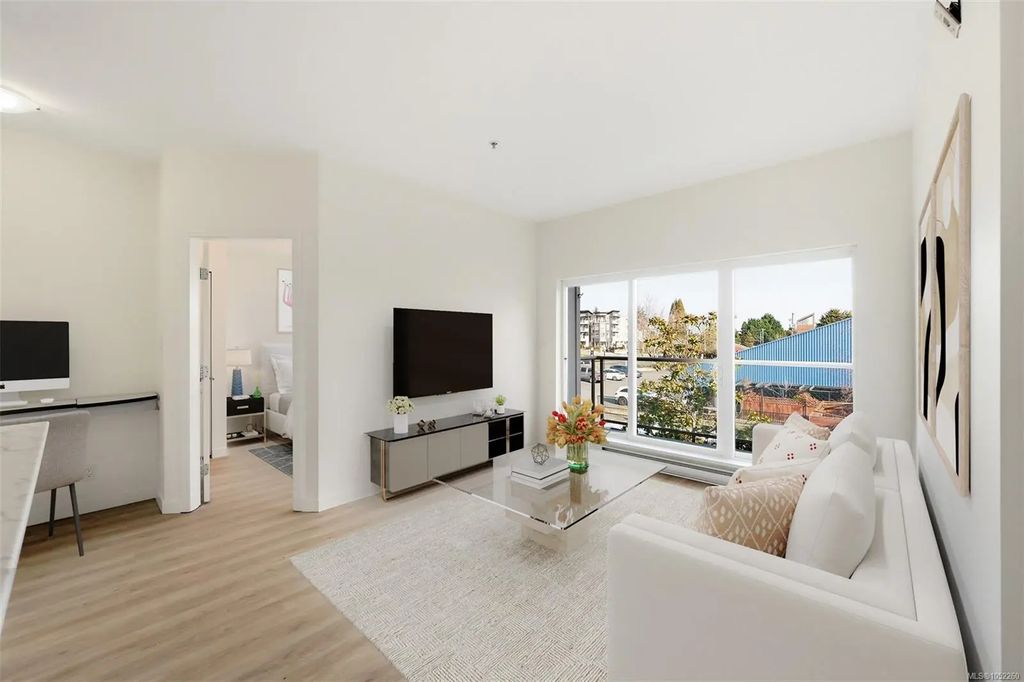 1550 Church Ave 309, Saanich