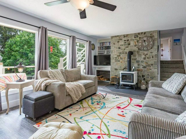 4 of 51 - 6622 Mystery Beach Rd, Fanny Bay, BC