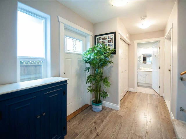 2 of 11 - 8025 Vye Rd, Crofton, BC