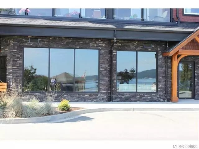 2 of 4 - 1533 Joan Ave, Crofton, BC