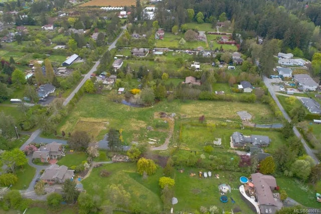 3 of 18 - 1084 Maple Rd, North Saanich, BC