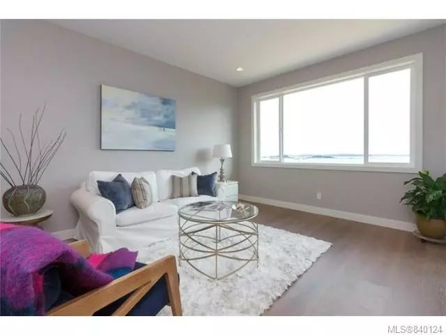 1 of 21 - 8043 Lindsay Pl, Crofton, BC