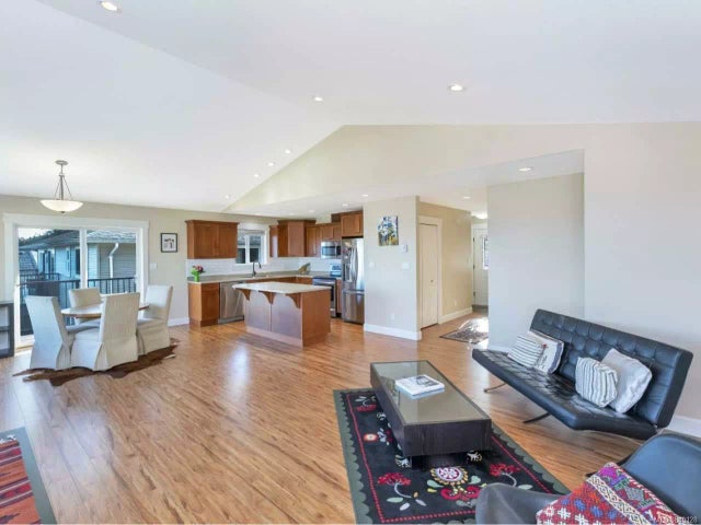 2 of 58 - 1584 Adelaide St 13, Crofton, BC