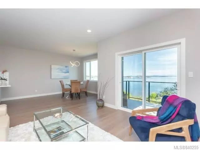 2 of 2 - 8041 Lindsay Pl, Crofton, BC