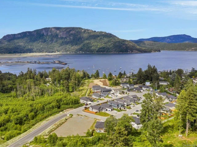 2 of 32 - 4615 Mallard Way, Cowichan Bay, BC