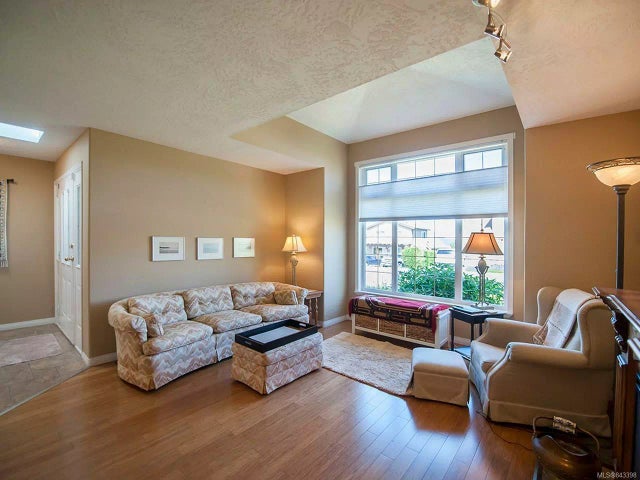 3 of 19 - 8132 Musgrave St, Crofton, BC