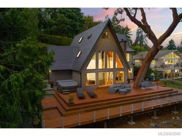 1 of 50 - 1114 Fairbanks Rd, Cowichan Bay, BC