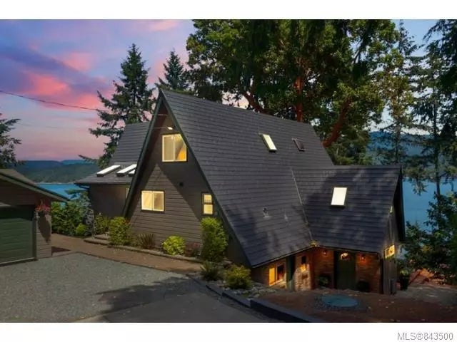 2 of 50 - 1114 Fairbanks Rd, Cowichan Bay, BC