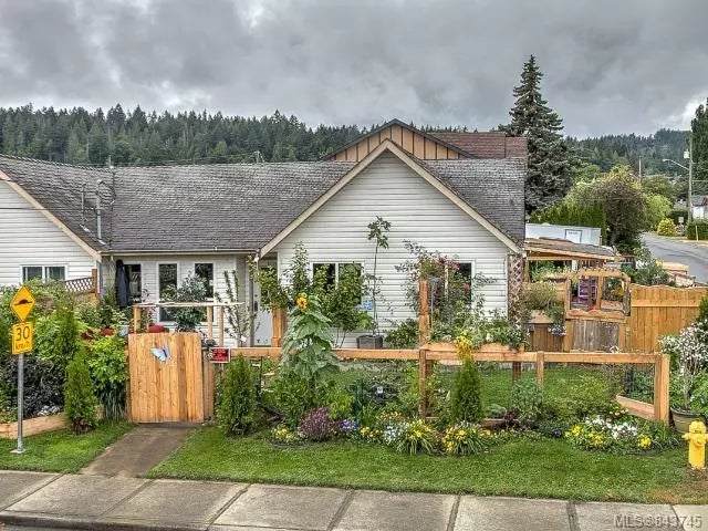 1 of 42 - 1536 Charlotte St, Crofton, BC