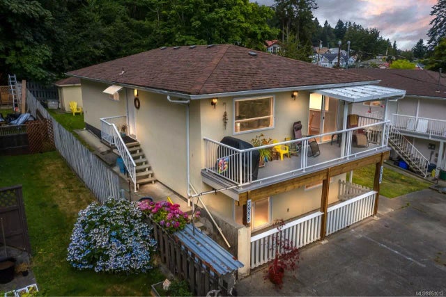 1 of 44 - 7954-56 York Ave, Crofton, BC