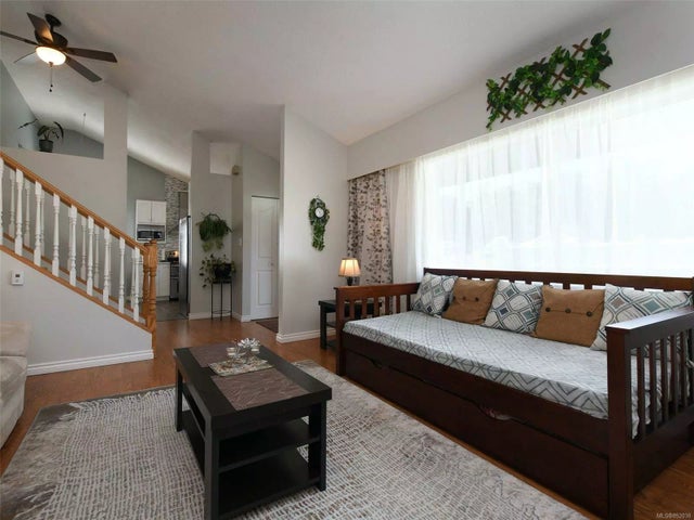 4 of 32 - 408 Ker Ave, Saanich, BC