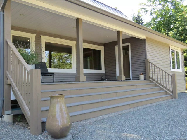 2 of 37 - 6531 Country Rd, Fanny Bay, BC