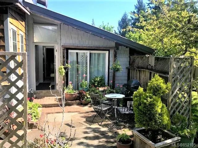 1 of 15 - 1030 Bertha Ave, Gabriola Island, BC