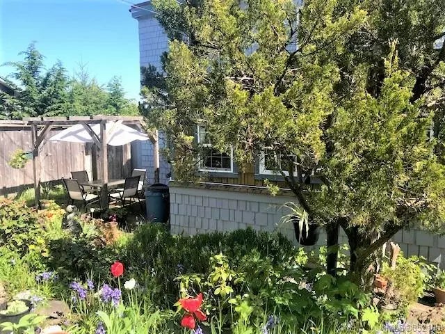 2 of 15 - 1030 Bertha Ave, Gabriola Island, BC