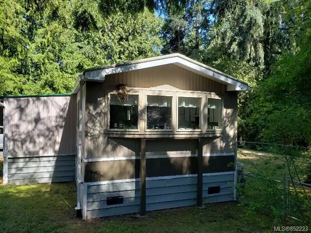 2 of 17 - 7700 Vivian Way, Fanny Bay, BC