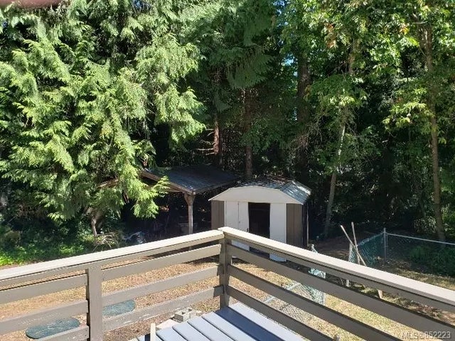 3 of 17 - 7700 Vivian Way, Fanny Bay, BC