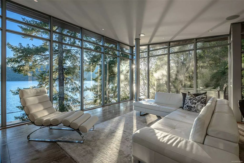 8171 Sa-seen-os Rd, Youbou