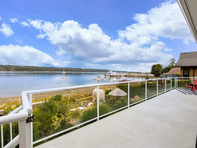 1 of 1 - 6800 Buckley Bay Frontage Rd, Fanny Bay, BC