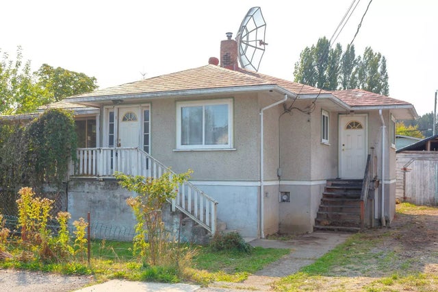 1 of 18 - 1598 Joan Ave, Crofton, BC