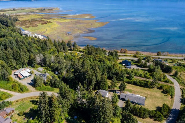 3 of 41 - 400 Holiday Rd, Fanny Bay, BC