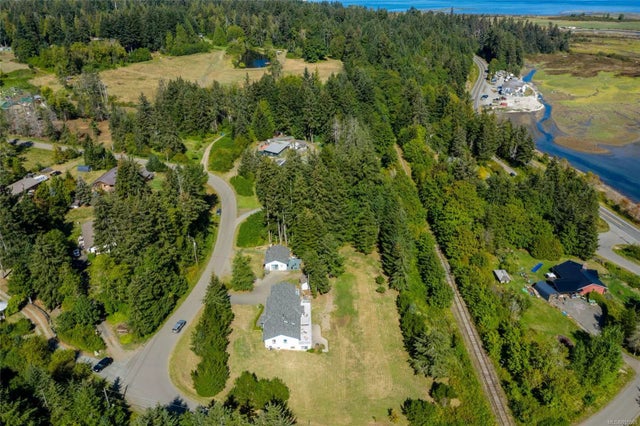 4 of 41 - 400 Holiday Rd, Fanny Bay, BC