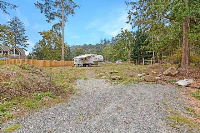 1 of 17 - Lt 165 Town-ho End, Gabriola Island, BC