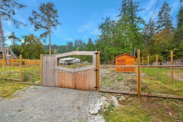 2 of 17 - Lt 165 Town-ho End, Gabriola Island, BC