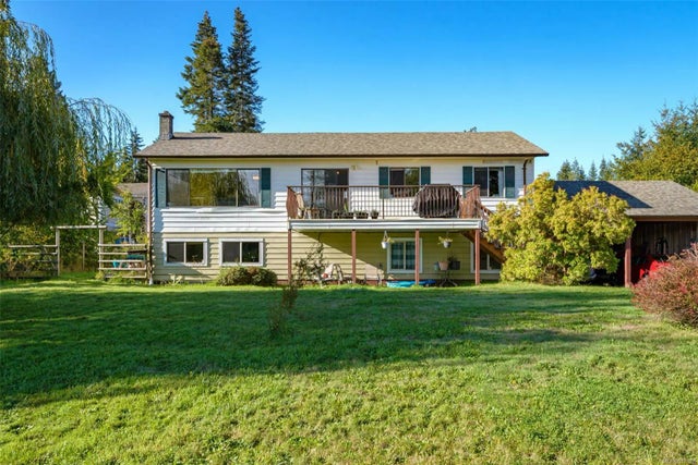 1 of 34 - 6613 Walker Frontage Rd, Fanny Bay, BC