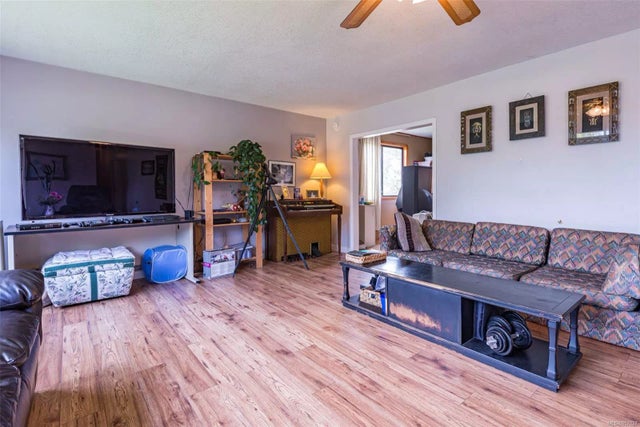 4 of 34 - 6613 Walker Frontage Rd, Fanny Bay, BC