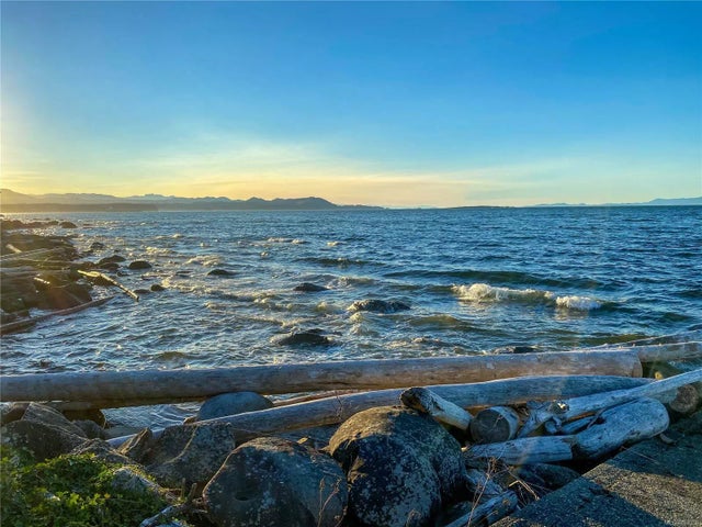 2 of 24 - 368 Tinson Rd, Gabriola Island, BC