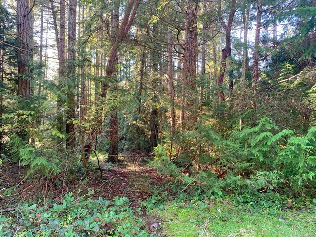 4 of 19 - Lt 23 Berg Rd, Gabriola Island, BC