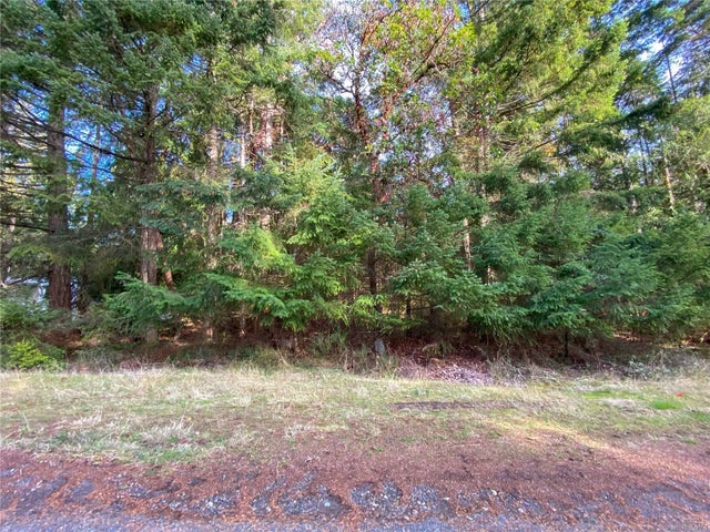1 of 12 - Lt 37 Pat Burns Ave, Gabriola Island, BC