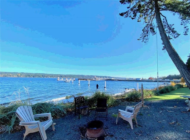 1 of 10 - 6832 Buckley Bay Frontage Rd, Fanny Bay, BC