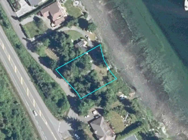 2 of 10 - 6832 Buckley Bay Frontage Rd, Fanny Bay, BC