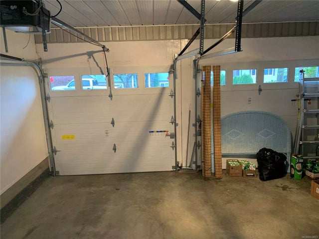 4 of 18 - 1586 Pauline St, Crofton, BC