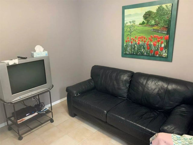 5 of 18 - 1586 Pauline St, Crofton, BC