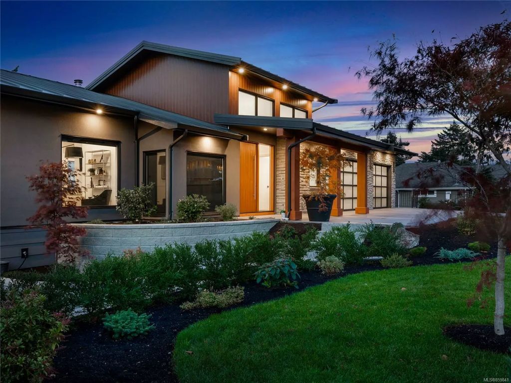 5460 Bayshore Dr, Nanaimo