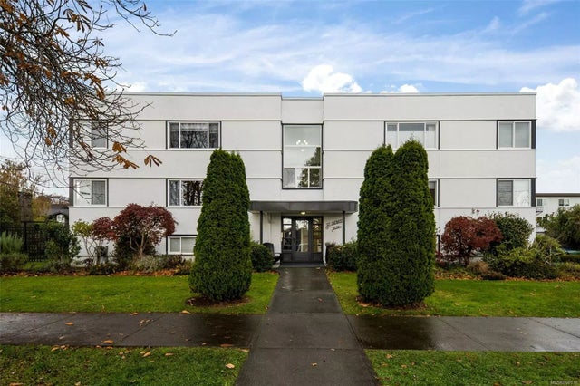 5 of 36 - 2530 Windsor Rd 4, Oak Bay, BC