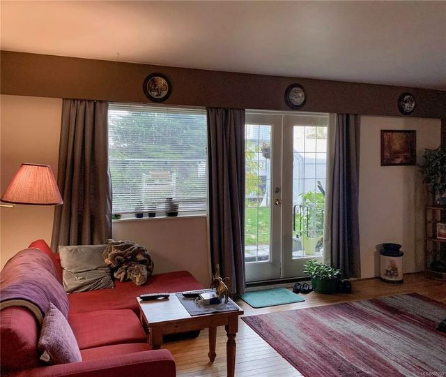 4 of 8 - 510 Comox Rd, Nanaimo, BC