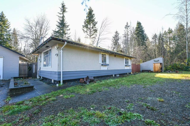 2 of 33 - 7596 Cougar Smith Rd, Fanny Bay, BC