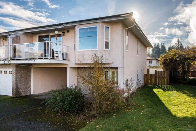 1 of 28 - 1552 Pauline St, Crofton, BC