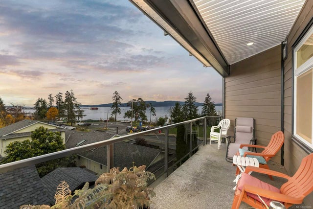 1 of 32 - 1533 Joan Ave 303, Crofton, BC