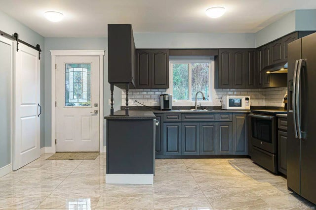 1 of 28 - 7657 Island Hwy S, Fanny Bay, BC