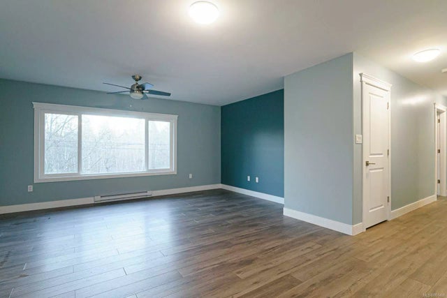 4 of 28 - 7657 Island Hwy S, Fanny Bay, BC