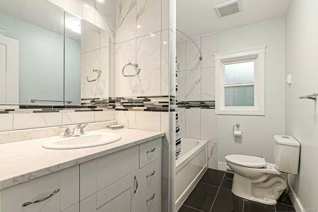 5 of 28 - 7657 Island Hwy S, Fanny Bay, BC